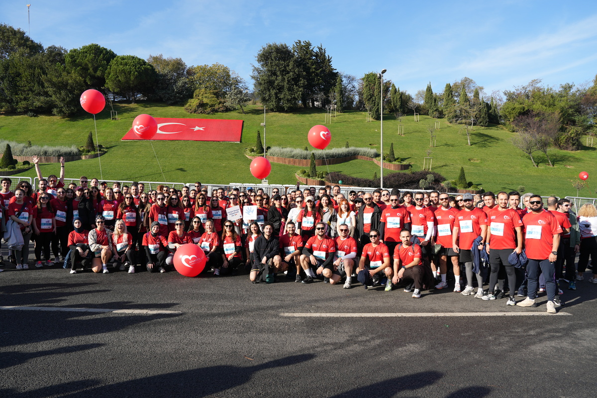 Anadolu Vakf&#x131; 720 Anadolu G&#xF6;n&#xFC;ll&#xFC;s&#xFC;yle Gen&#xE7;lerin Gelece&#x11F;ine I&#x15F;&#x131;k Oldu